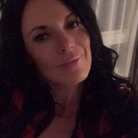 Meet your Posher, Vicky - Picture 1 of 1